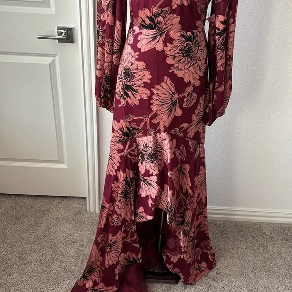 Theia Red Long Sleeve Gown with Sweetheart Neckline - Picture 3 of 11